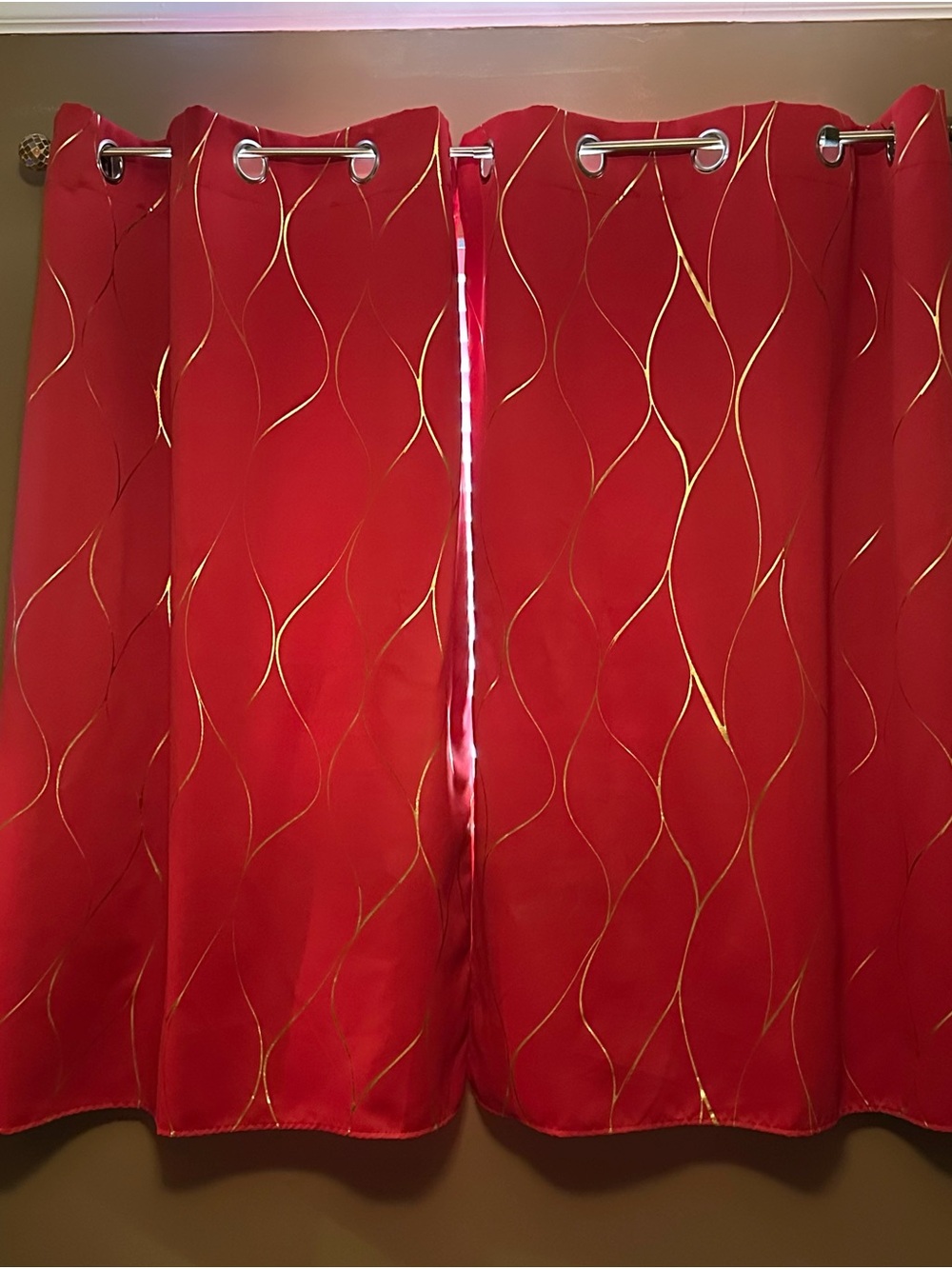 Deconovo Red Grommet Top Curtains with Gold Wave Accent 54” long